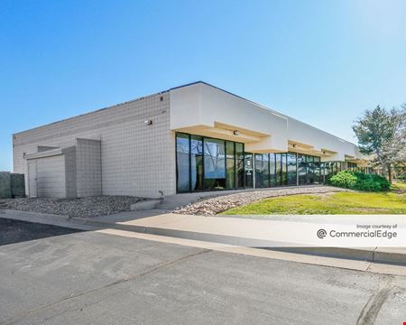 A look at Oakland Business Park commercial space in Aurora