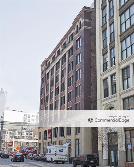 A look at 833 West Jackson Boulevard commercial space in Chicago