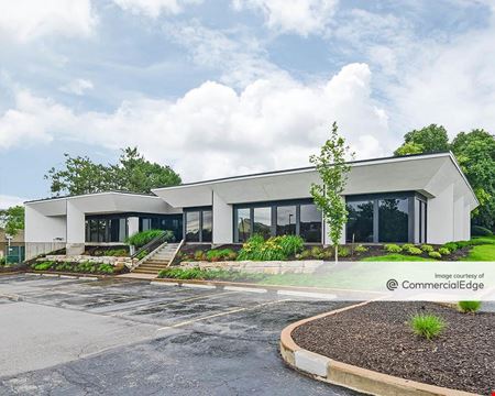 A look at Craig Executive Center commercial space in Maryland Hts.