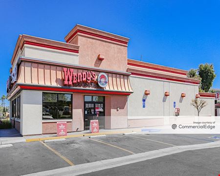 A look at Mission Gorge Shopping Center commercial space in San Diego