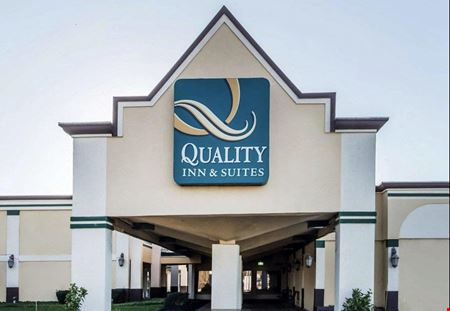 A look at Quality Inn commercial space in Erie