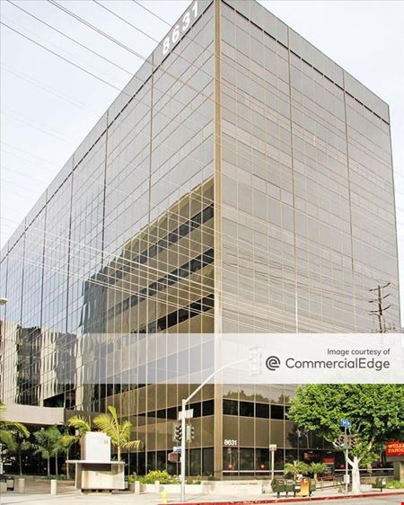 A look at Cedars - Sinai Medical Office Towers commercial space in Los Angeles