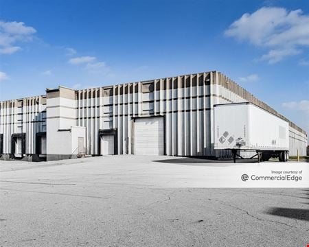 A look at Logistics Pointe Distribution Center - 1675 Watkins Road Industrial space for Rent in Columbus