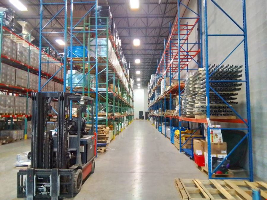 5,000 sqft shared industrial warehouse for rent in Concord