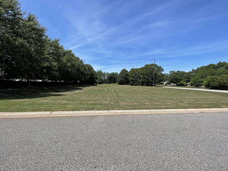 Corner Commercial Lot Available in Oconee County