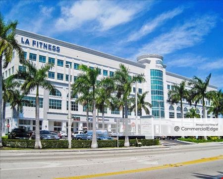 A look at Causeway Square Office space for Rent in North Miami