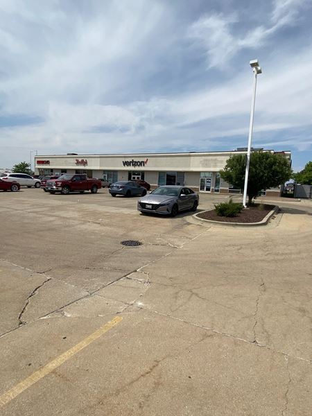 A look at 908 W Town Center Blvd commercial space in Champaign