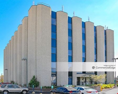 A look at Airport Executive Office Building Commercial space for Rent in Milwaukee