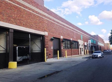 A look at 3033 N Knox Ave commercial space in Chicago