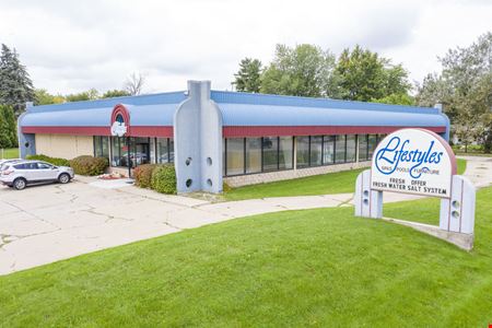 A look at 5331 Corunna Road commercial space in Flint
