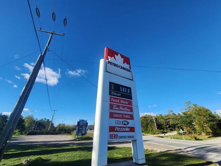 A look at 35 Lone Pine Road commercial space in Georgian Bay