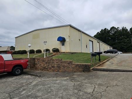 A look at 4237 Walking Lane commercial space in Lilburn