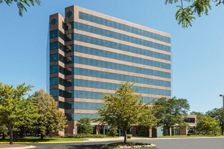 A look at 1750 E. Golf Road commercial space in Schaumburg