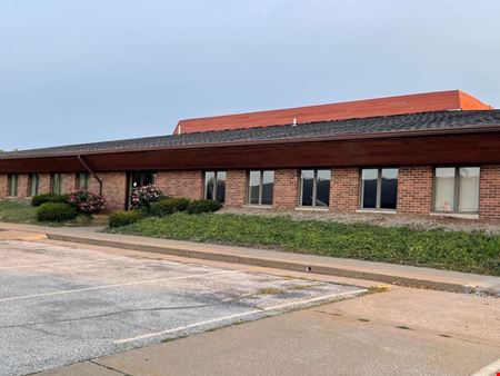 A look at 4711 44th Street commercial space in Rock Island