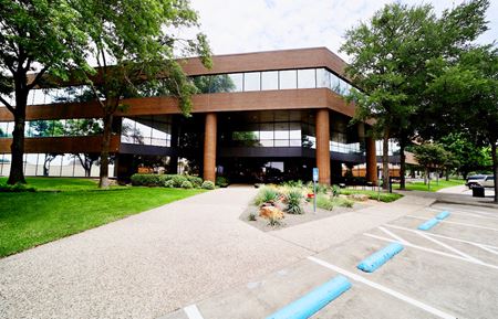 A look at 524 E Lamar Office Centre commercial space in Arlington