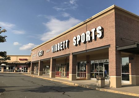A look at Oak Summit Shopping Center Retail space for Rent in Winston-Salem