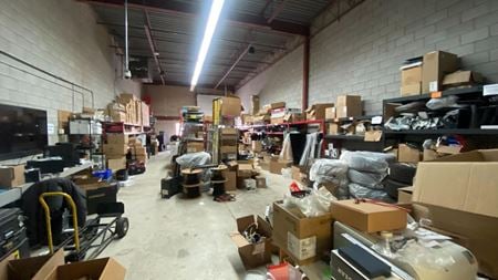 A look at 1,500 sqft industrial warehouse & office for rent in Oakville commercial space in Oakville