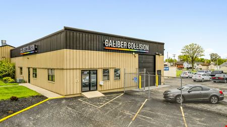 A look at Caliber Collision commercial space in Troy
