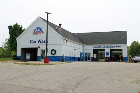A look at B-52 Express Wash commercial space in Grand Rapids