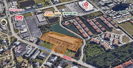 A look at Island Plaza commercial space in Fort Myers