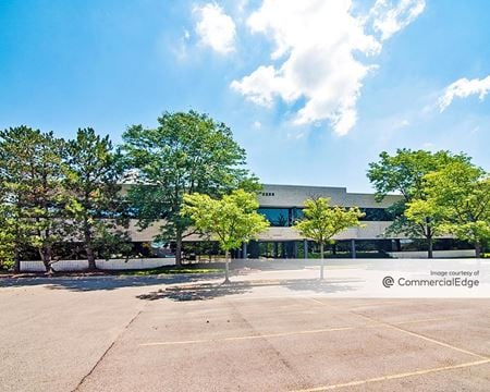 A look at Bloomfield Business Center Office space for Rent in Bloomfield Hills