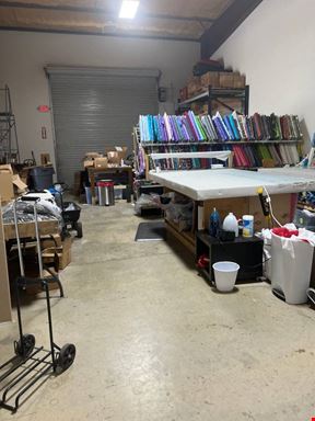1,200 sqft private warehouse & office for rent in Cedar Park