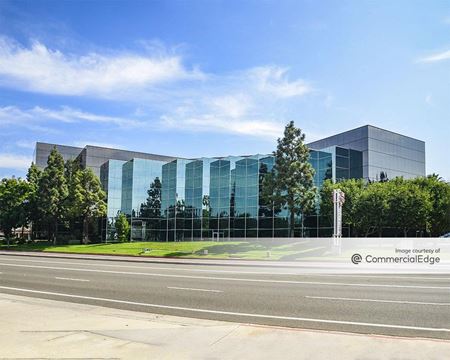 A look at Metro Pointe Business Center - 959 South Coast Drive Office space for Rent in Costa Mesa