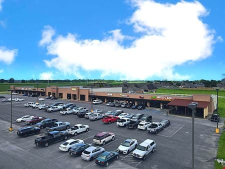 A look at The Oaks Shopping Center commercial space in Brusly