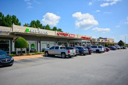 A look at Chenal Creek Shopping Center commercial space in Little Rock