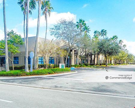 A look at 3300 Corporate Avenue commercial space in Weston