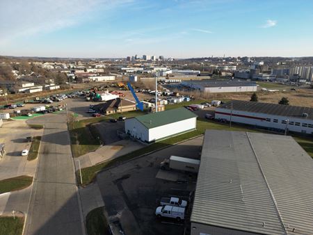 A look at NW Rochester Warehouse Building commercial space in Rochester