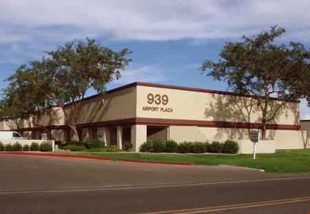 A look at 939 S 48th St commercial space in Tempe
