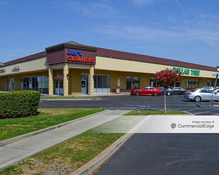 A look at Lakewood Mall Retail space for Rent in Lodi