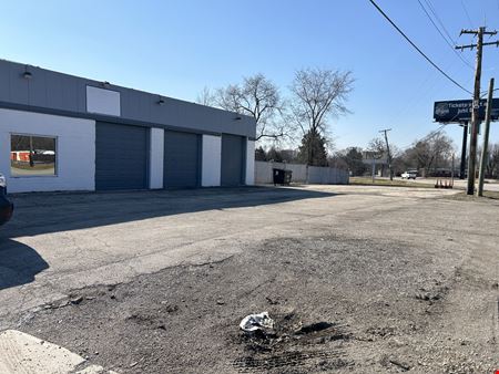 A look at 28W651 Roosevelt Rd commercial space in Winfield