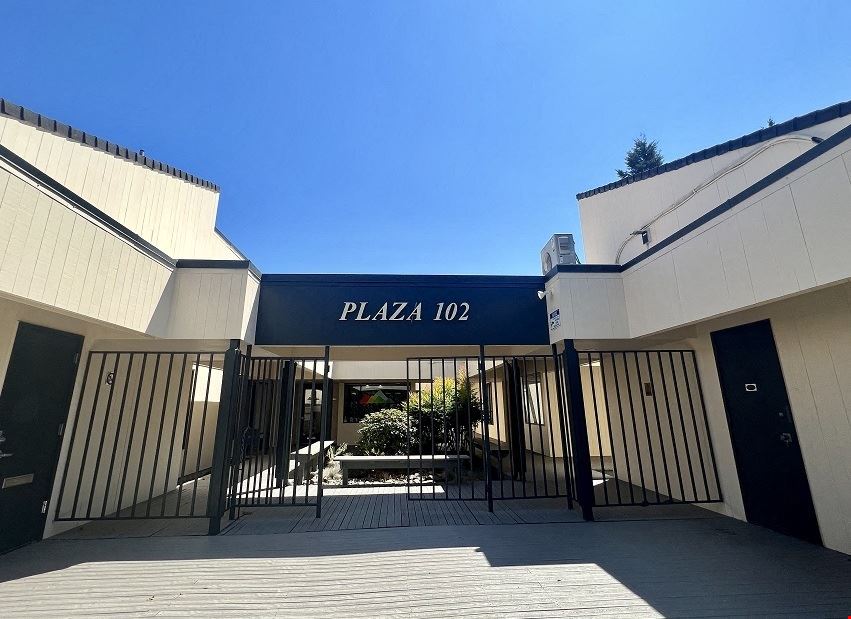 Plaza 102