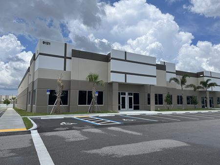 A look at 9121 Centerlinks Commerce Dr - Unit 1 Industrial space for Rent in Fort Myers