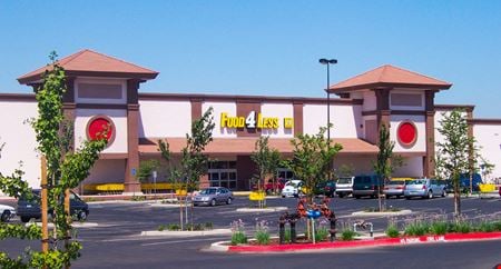 A look at Northside Shopping Center commercial space in Visalia