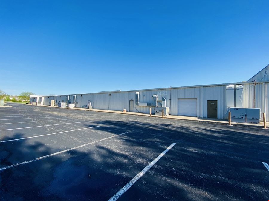 1,400 to 4,200 sf Retail Space For Lease on Republic Rd & West Bypass