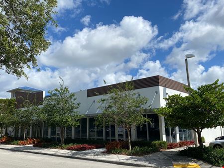 A look at Pinecrest Shoppes commercial space in Pinecrest
