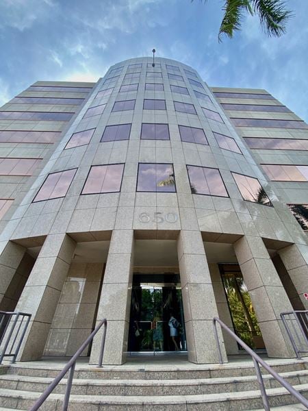 A look at 650 Plaza (El Monte Tower) commercial space in San Juan