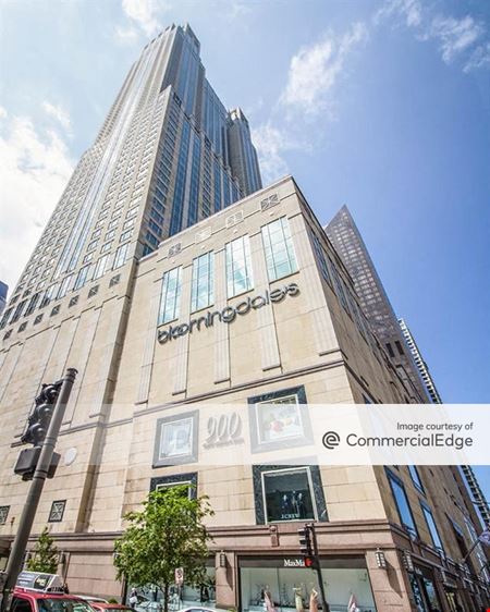A look at 900 North Michigan Avenue commercial space in Chicago