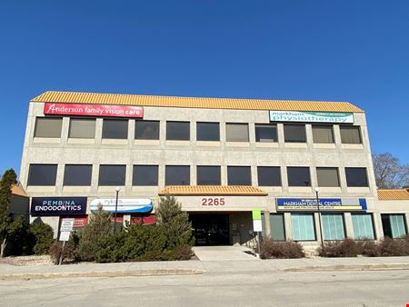 A look at Markham Professional Centre commercial space in Winnipeg