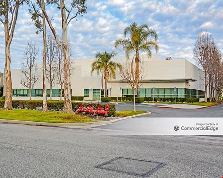 2201 Corporate Center Drive - Thousand Oaks