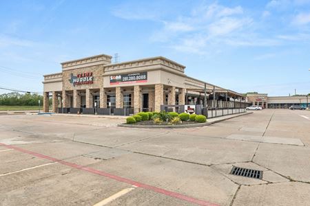 A look at Challenger Plaza Retail space for Rent in Webster