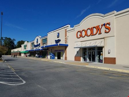 A look at Shoppes of Richmond Hill commercial space in Richmond Hill