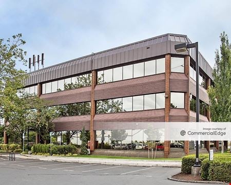A look at Banfield Plaza Commercial space for Rent in Portland