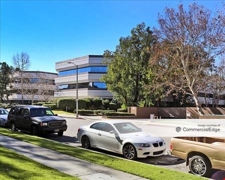 A look at Warner Gateway I commercial space in Woodland Hills