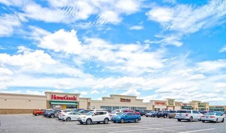 A look at Woodhill Circle Plaza Retail space for Rent in Lexington