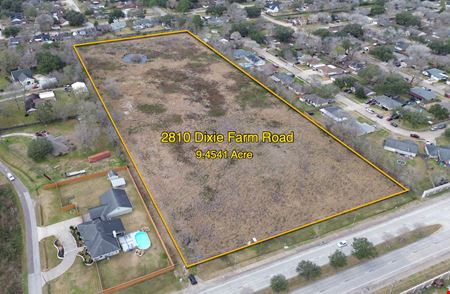 2810 Dixie Farm Road - Pearland