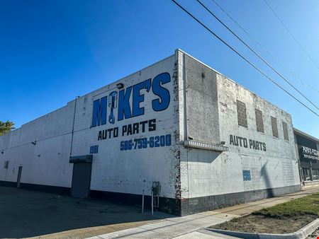 A look at 1981 E 8 Mile Rd commercial space in Warren